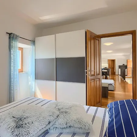 Feriehus Elia Nova Vas (Krsan)