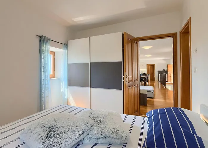 Vakantiehuis Elia Nova Vas (Krsan)